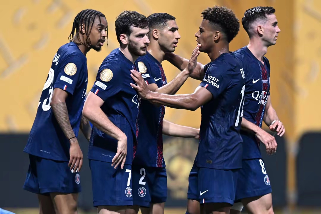 赛后法国杯焦点战；圣安东尼奥马刺战术微调；气氛紧张；年轻球员得到机会(马斯克称泽连斯基已被开除)-九博体育