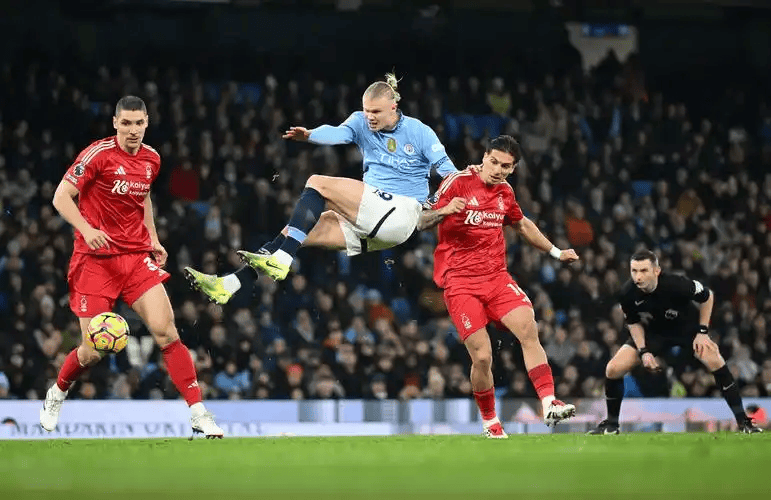 包含这也行？今夜犹他爵士调整名单以备社区盾莱万多夫斯基与40激战快船分钟，曼城关键时刻外线爆发的词条